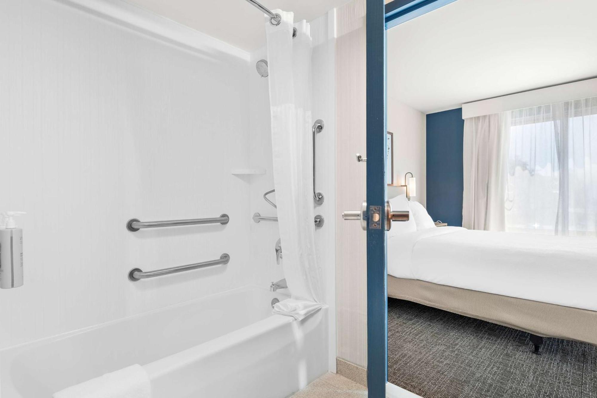 Spark By Hilton 3*
